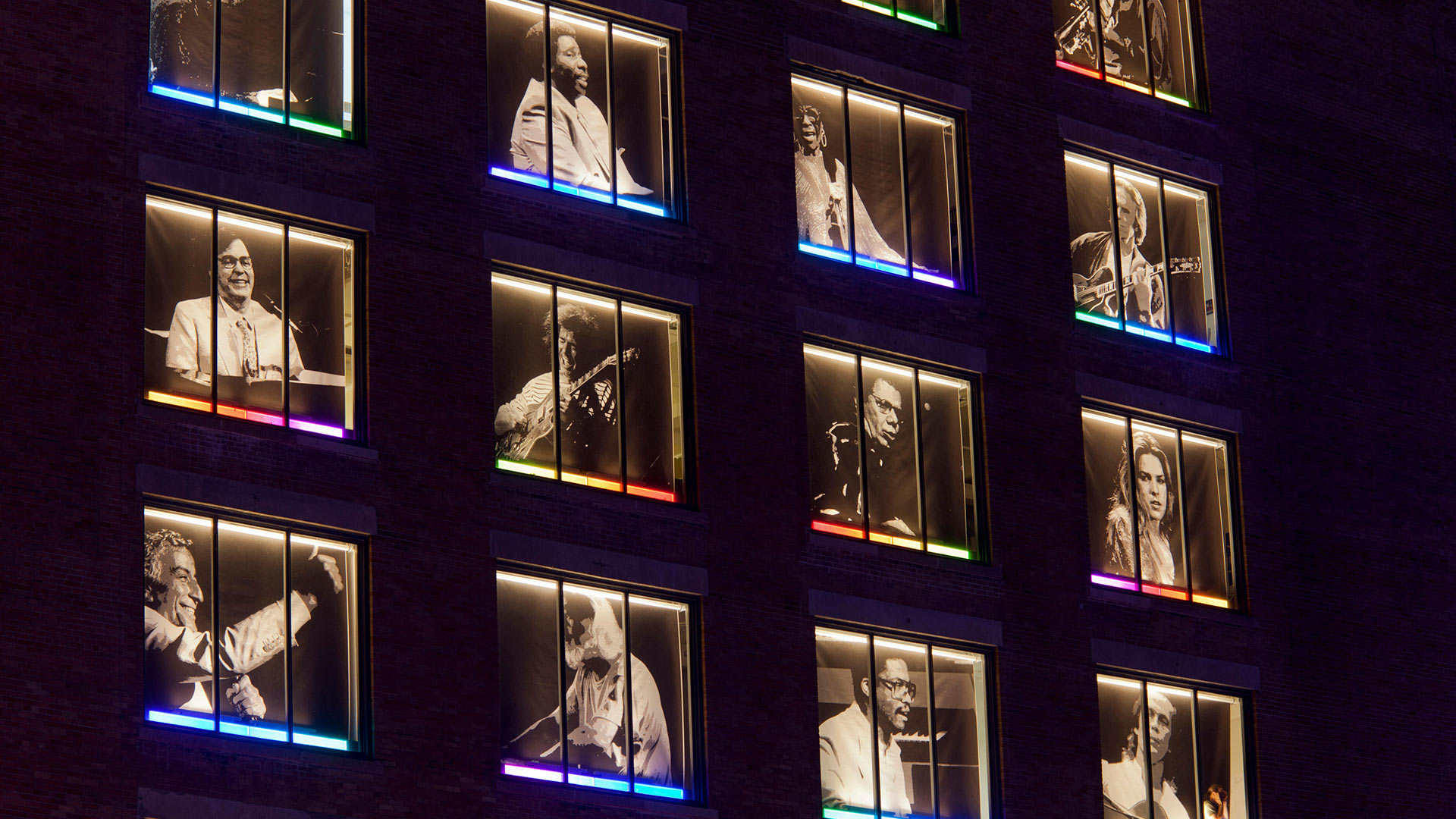 The exterior wall of Maison du Festival in Quartier des Spectacles, Montreal (© Hemis/Alamy Stock Photo)(Bing Canada)