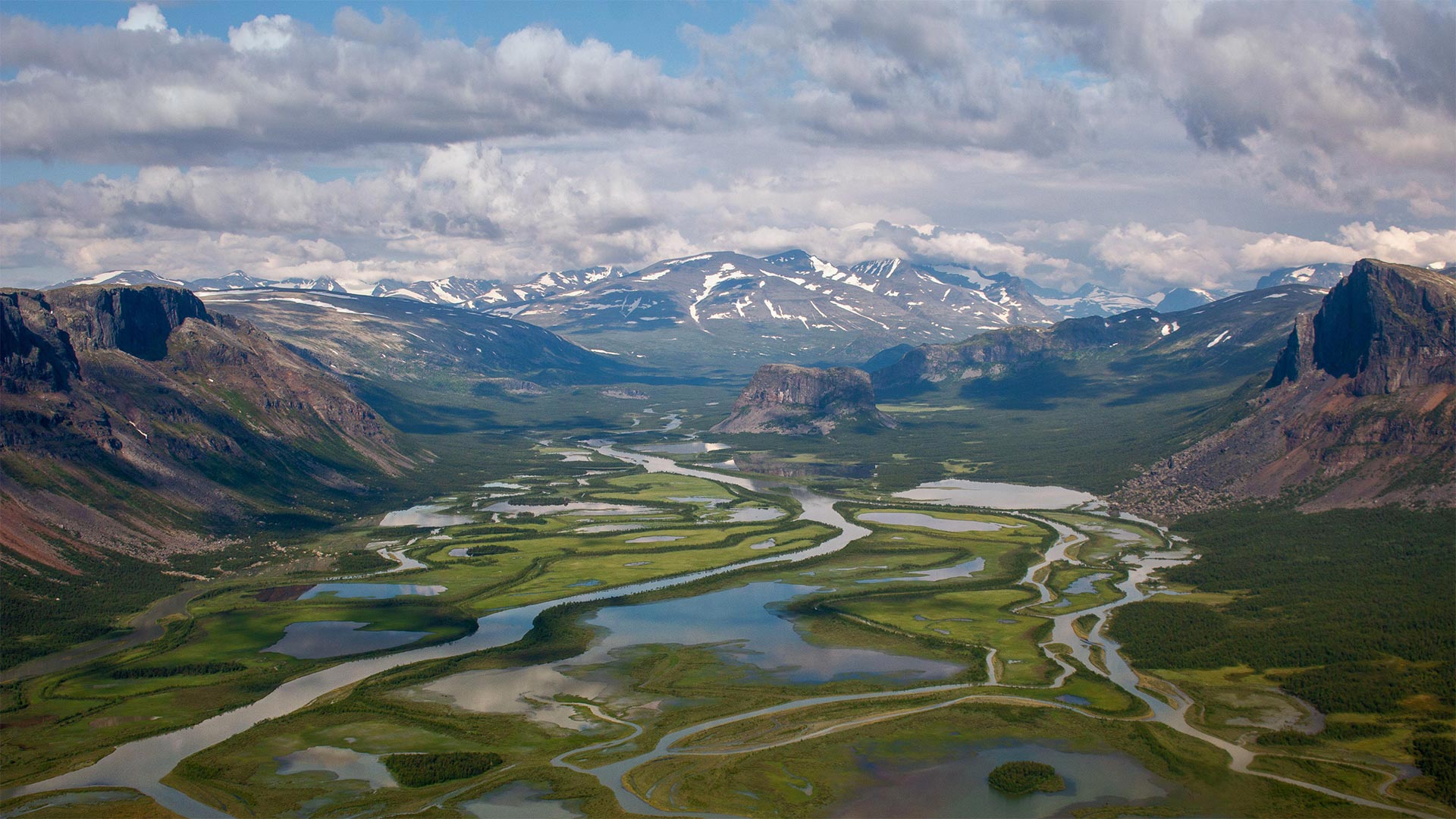 萨勒克国家公园的拉帕谷，瑞典 (© Alena Vishina/Alamy)(Bing China)