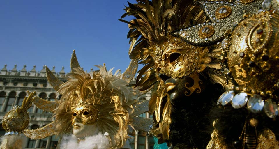 意大利威尼斯嘉年华庆典上的华丽面具 -- Matthias Tunger/age fotostock &copy; (Bing China)
