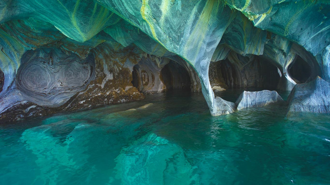 智利卡雷拉将军湖，大理石洞穴 (© David A. Barnes/Alamy)(Bing China)