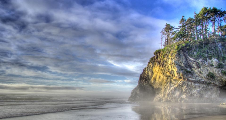 俄勒冈州海岸线风光 (© Tanmay Ganacharya) &copy; (Bing China)