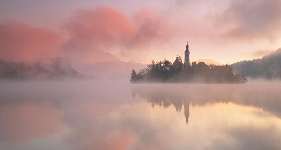 Lake Bled, Slovenia (© Marko Trebusak/Alamy) &copy; (Bing Canada)