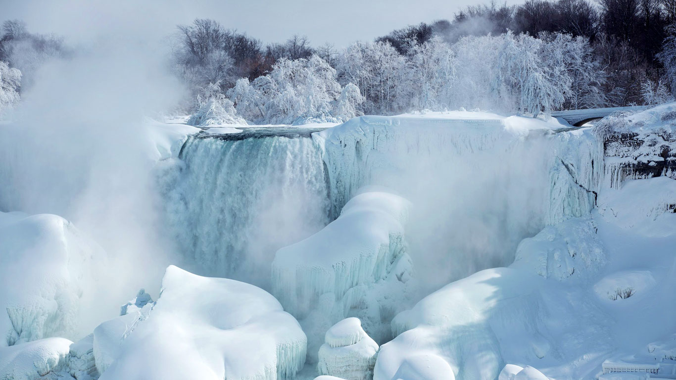 American Falls as seen from Niagara Falls, Ontario, Canada, February 19, 2015 (© ZUMA/REX)(Bing United States)
