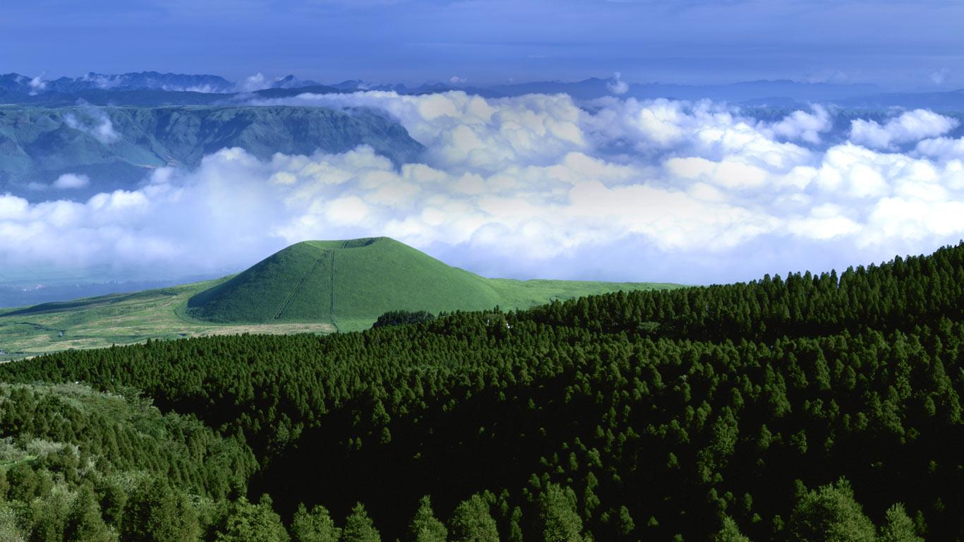 ｢米塚｣熊本, 阿蘇市 (© Yoshitsugu Nishigaki/amana images/Getty Images)(Bing Japan)