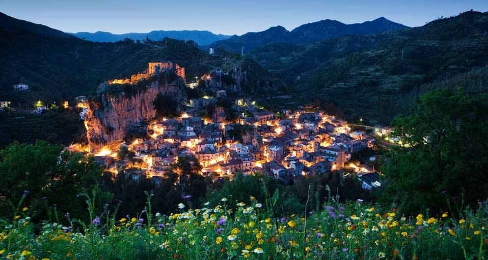 Palizzi Superiore in the Province of Reggio Calabria, Italy (© SIME/eStock Photo) &copy; (Bing Canada)