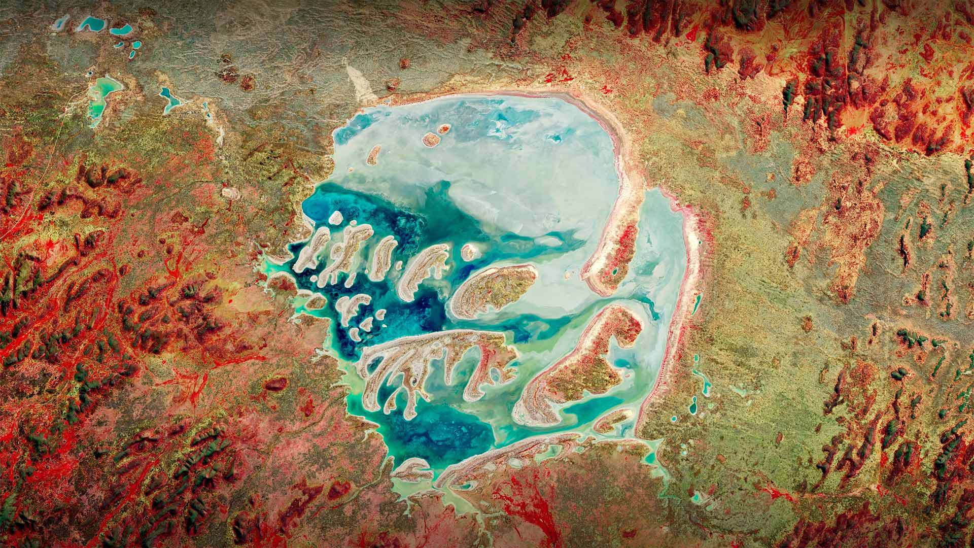 The Acraman crater, Australia (© USGS/NASA Landsat data/Orbital Horizon/Gallo Images/Getty images)(Bing Canada)