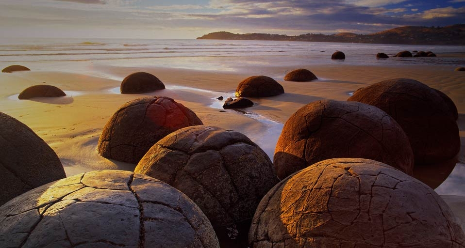 新西兰南岛中奥塔哥的摩拉基大圆石 -- SIME/eStock Photo &copy; (Bing China)