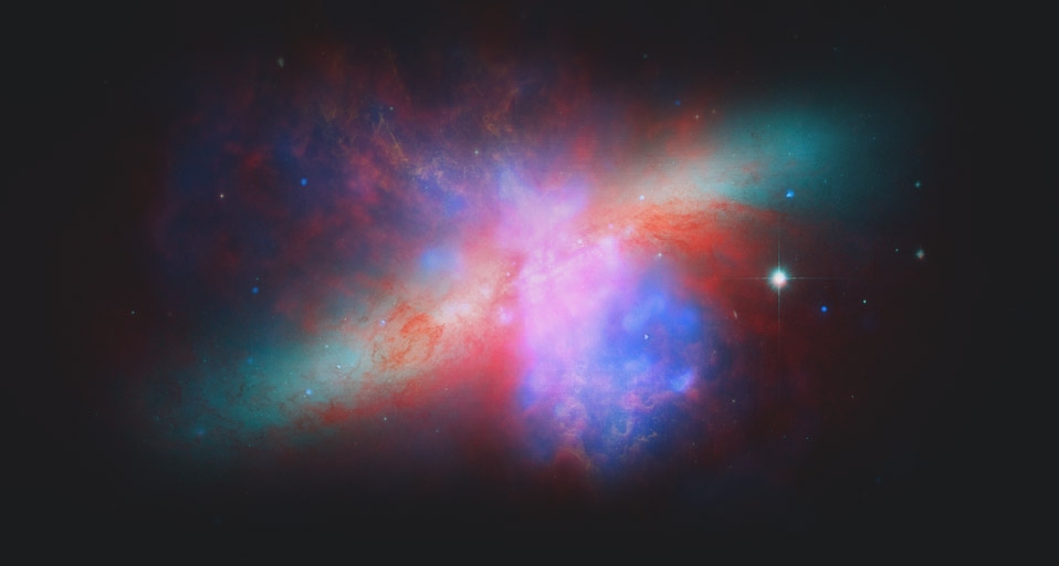哈勃望远镜拍摄到的M82星系 -- NASA/Corbis &copy; (Bing China)