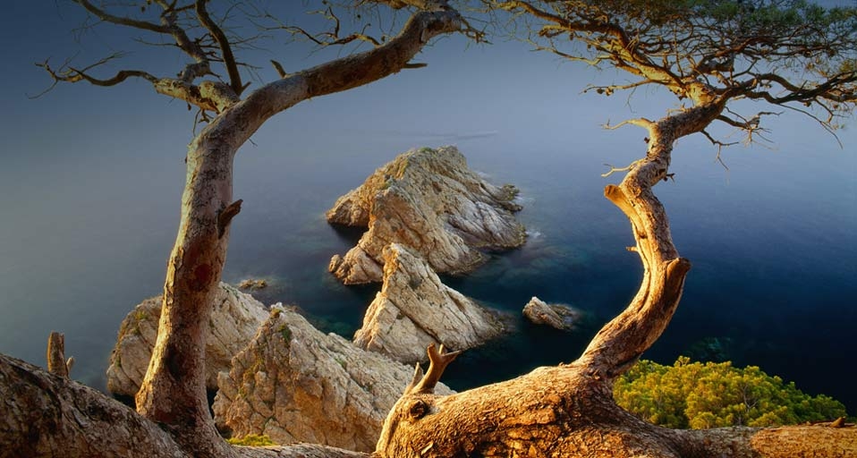 西班牙多沙海岸的地中海 -- SIME/eStock Photo &copy; (Bing China)
