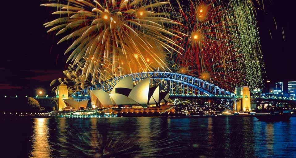 Australia.  New South Wales, NSW.  Sydney.  Sydney Opera House, Sydney Harbour Bridge.  New Years Eve fireworks display (© Fridmar Damm/Huber/4Corners) &copy; (Bing Australia)