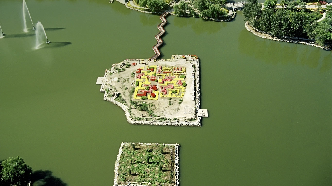 北京圆明园皇家园林 (© Stock Connection/Superstock)(Bing China)
