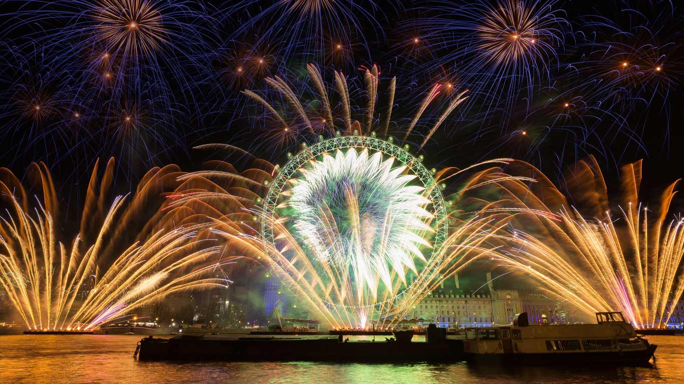 跨年烟火表演，伦敦 (© Anadolu Agency/Getty Images)(Bing China)