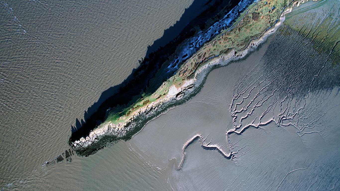 Aerial view of the coastline at Sand Point, Somerset, England (© Richard Cooke/Alamy)(Bing Canada)