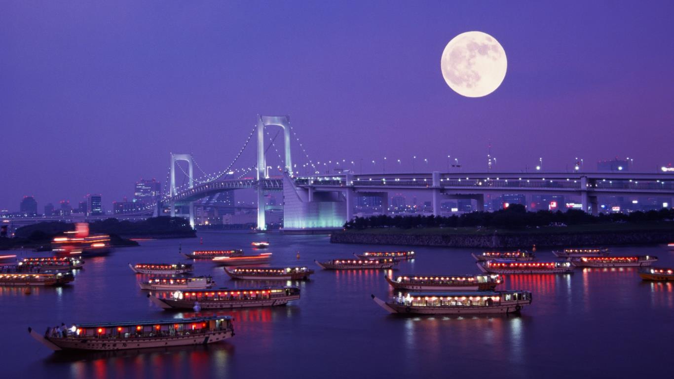 ｢レインボーブリッジと満月｣東京, お台場 (© Hiroyuki Matsumoto/Stone/Getty Images)(Bing Japan)