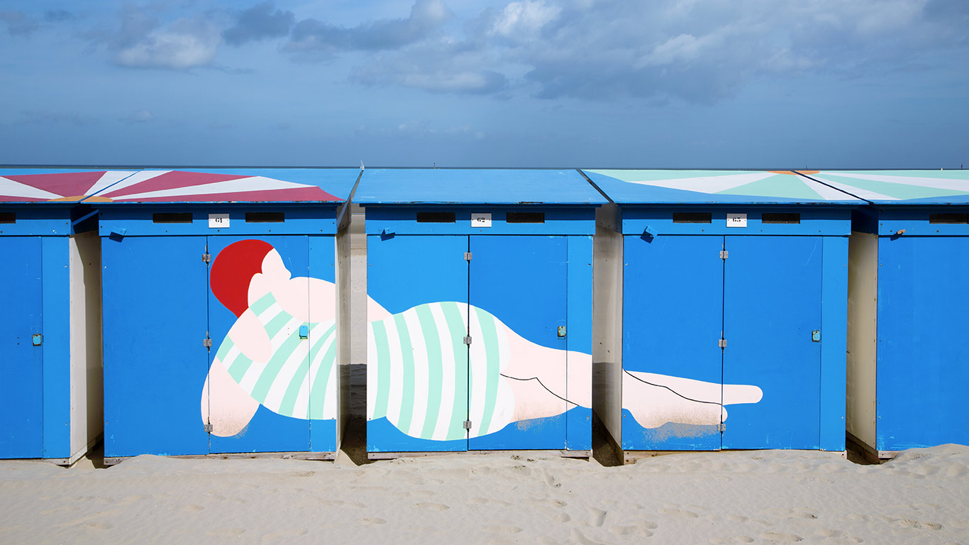 Dessin d’une jeune femme dans un maillot de bain vintage, Dunkerque, France (© Holger Leue/Getty Images)(Bing France)