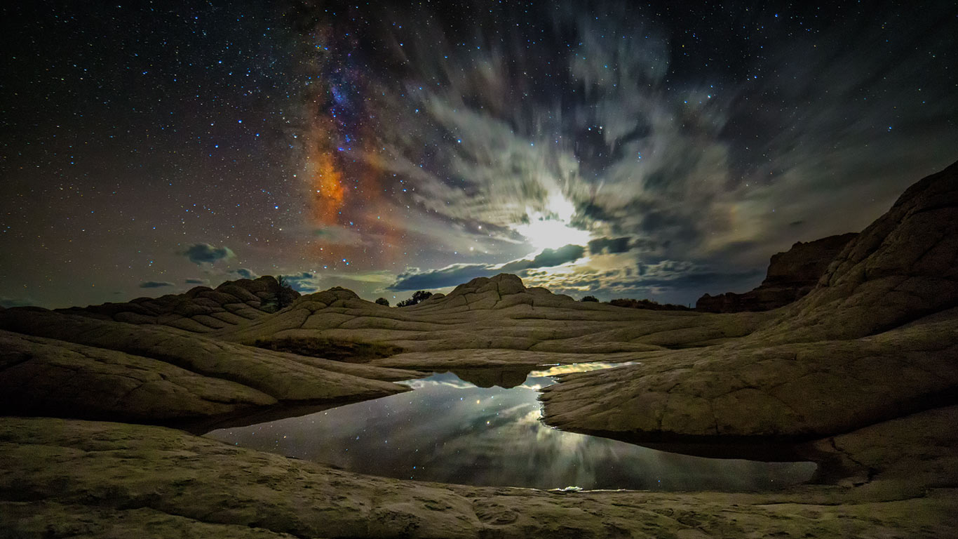 亚利桑那州朱红悬崖的白窠地貌 (© Harun Mehmedinovic/Tandem Stills + Motion)(Bing China)