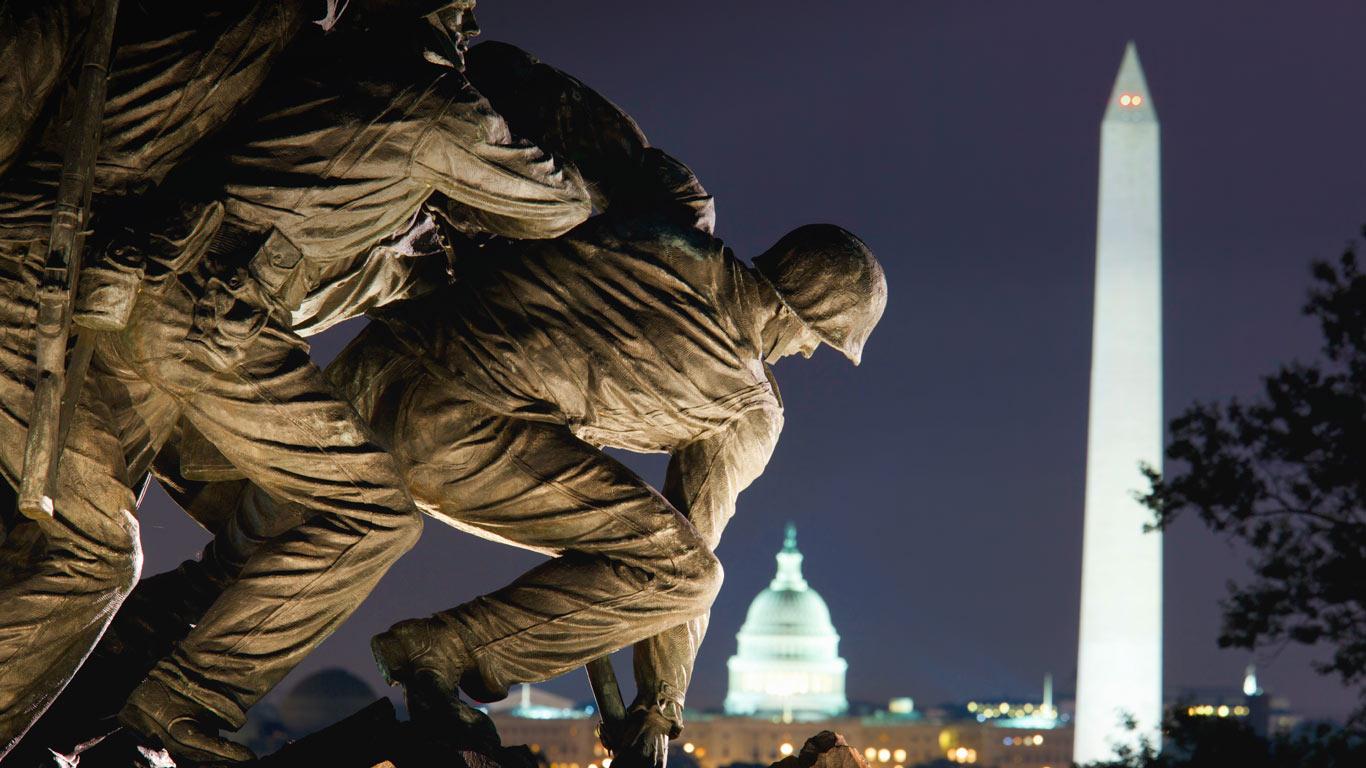 Marine Corps War Memorial in Arlington, Virginia (© Paul Souders/Corbis)(Bing United States)