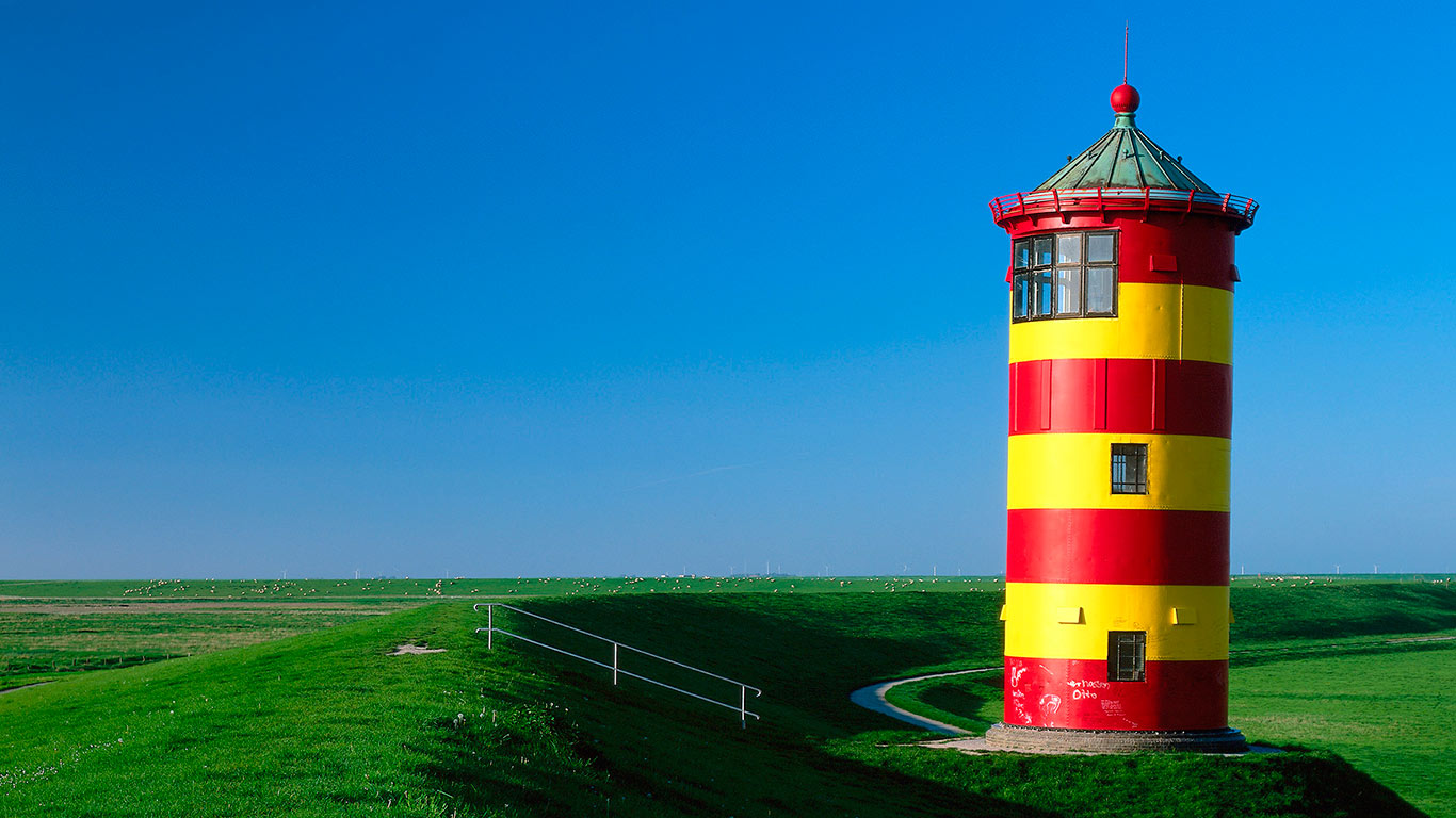 Pilsumer Leuchtturm, Pilsum, Niedersachsen, Deutschland (© Günter Gräfenhain/4Corners)(Bing Deutschland)