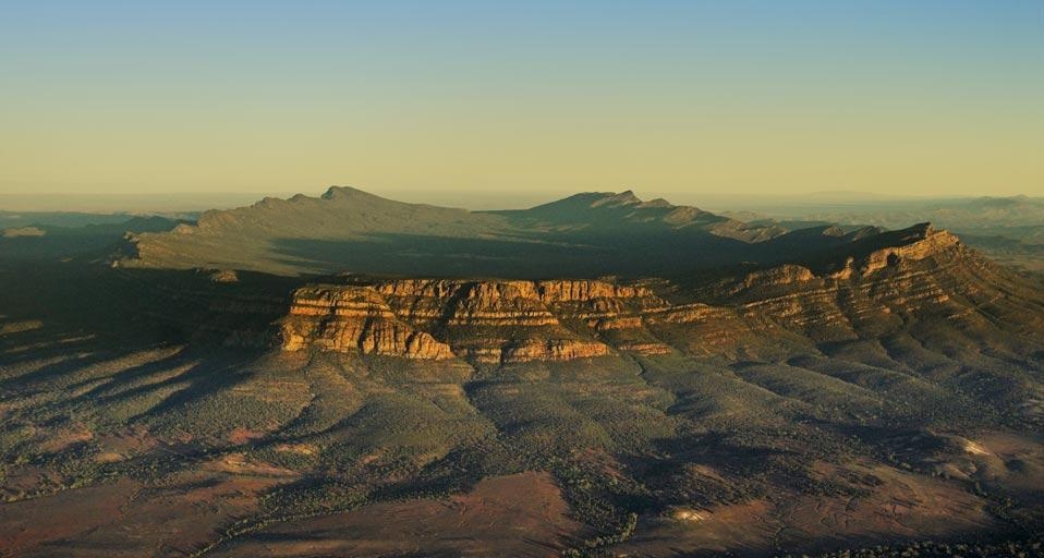 Aerial photo of Wilpena Pound in the Flinders Ranges, South Australia, Australia (© imagebroker.net/Superstock) &copy; (Bing Canada)