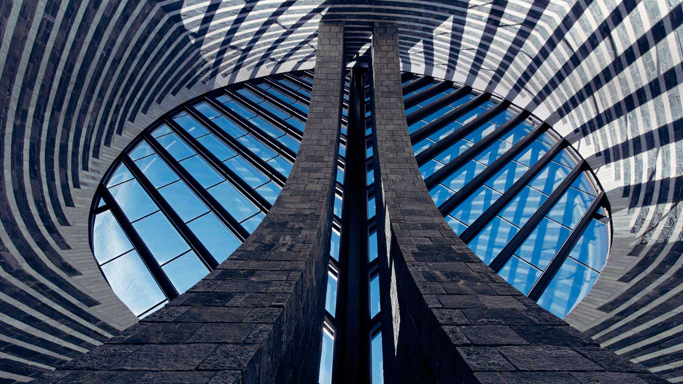 瑞士提契诺州，蒙哥诺的圣·乔瓦尼·巴蒂斯塔教堂教堂 (© LOOK/Latitude Stock)(Bing China)
