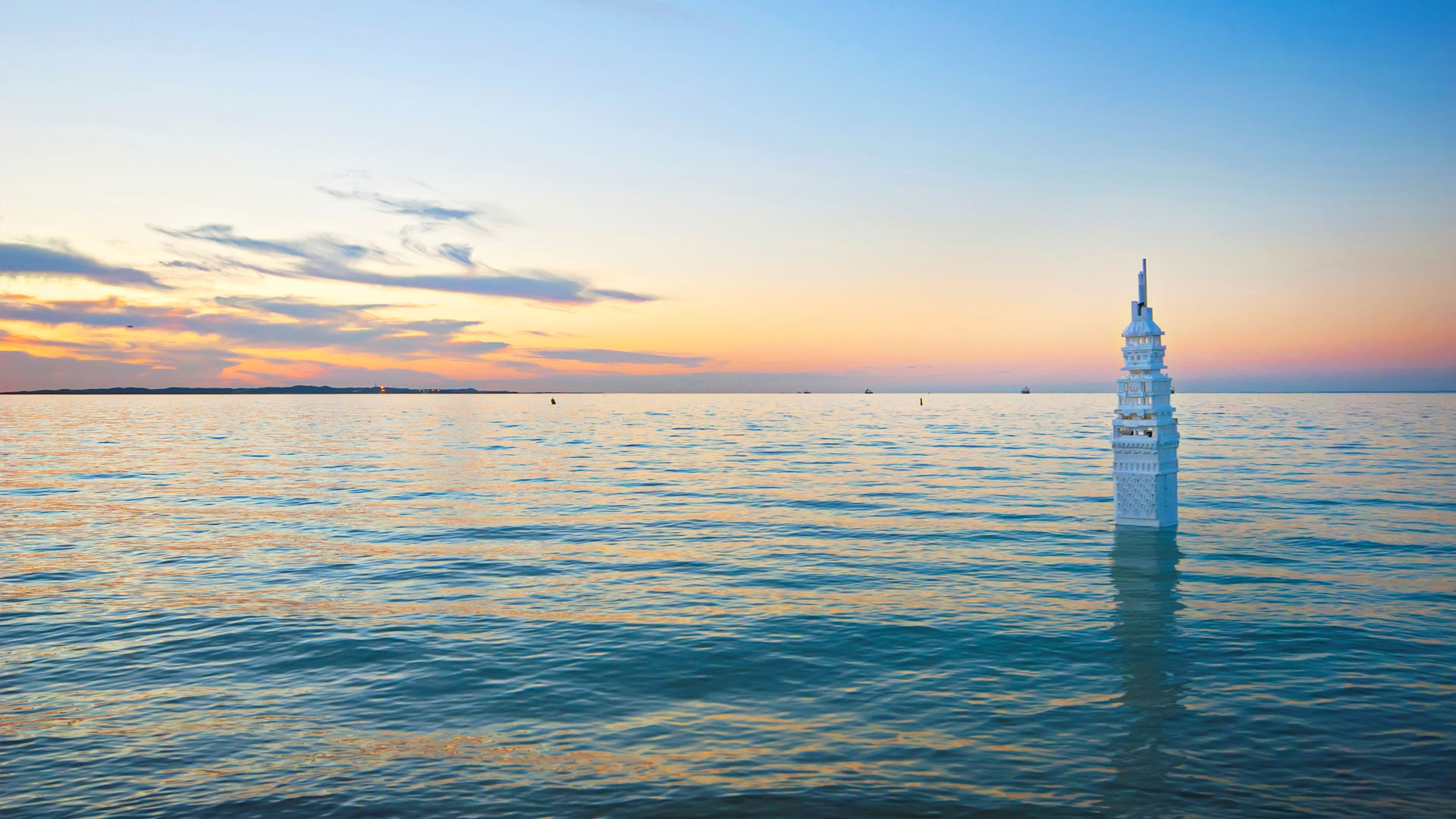 An entry from the Castaways Sculpture Awards, 2012 (© Universal Images Group/Superstock)(Bing Australia)