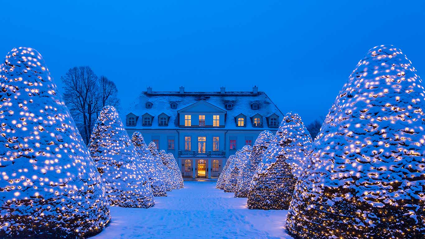 Schloss Wackerbarth, Radebeul, Sachsen, Deutschland (© Gabriele Hanke/imageBROKER/AGE Fotostock)(Bing Deutschland)