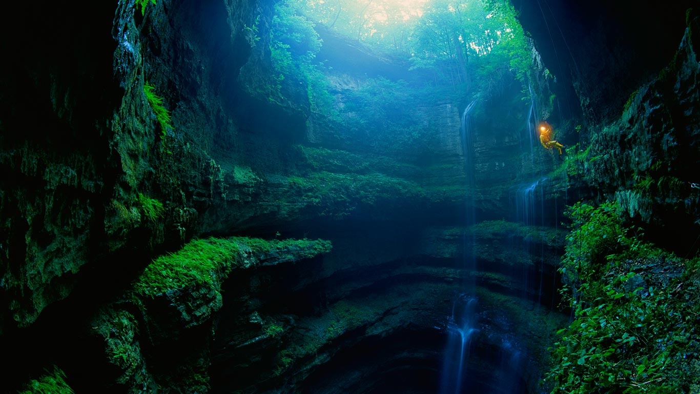 Neversink Pit, Jackson County, Alabama, USA (© George Steinmetz/Corbis)(Bing Deutschland)