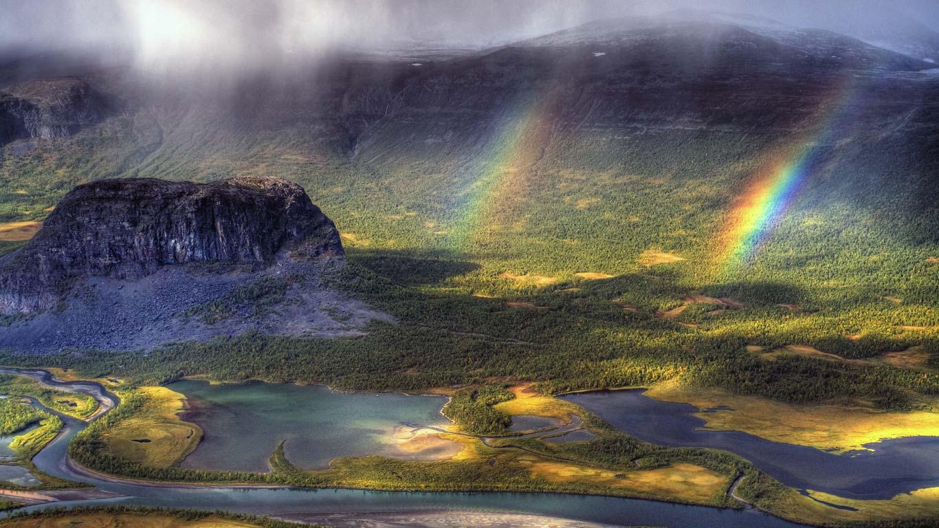 Rapa River Valley in Sarek National Park, Norbotten County, Sweden (© Johan Assarsson/Getty Images)(Bing Canada)