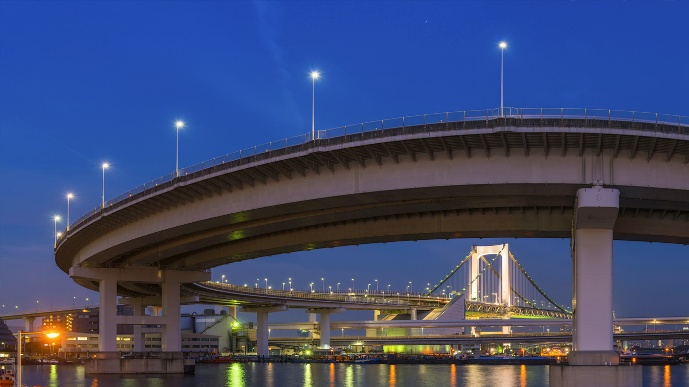 ｢ゆりかもめ｣東京, 芝浦ふ頭 (© fotoVoyager/Vetta/Getty Images)(Bing Japan)
