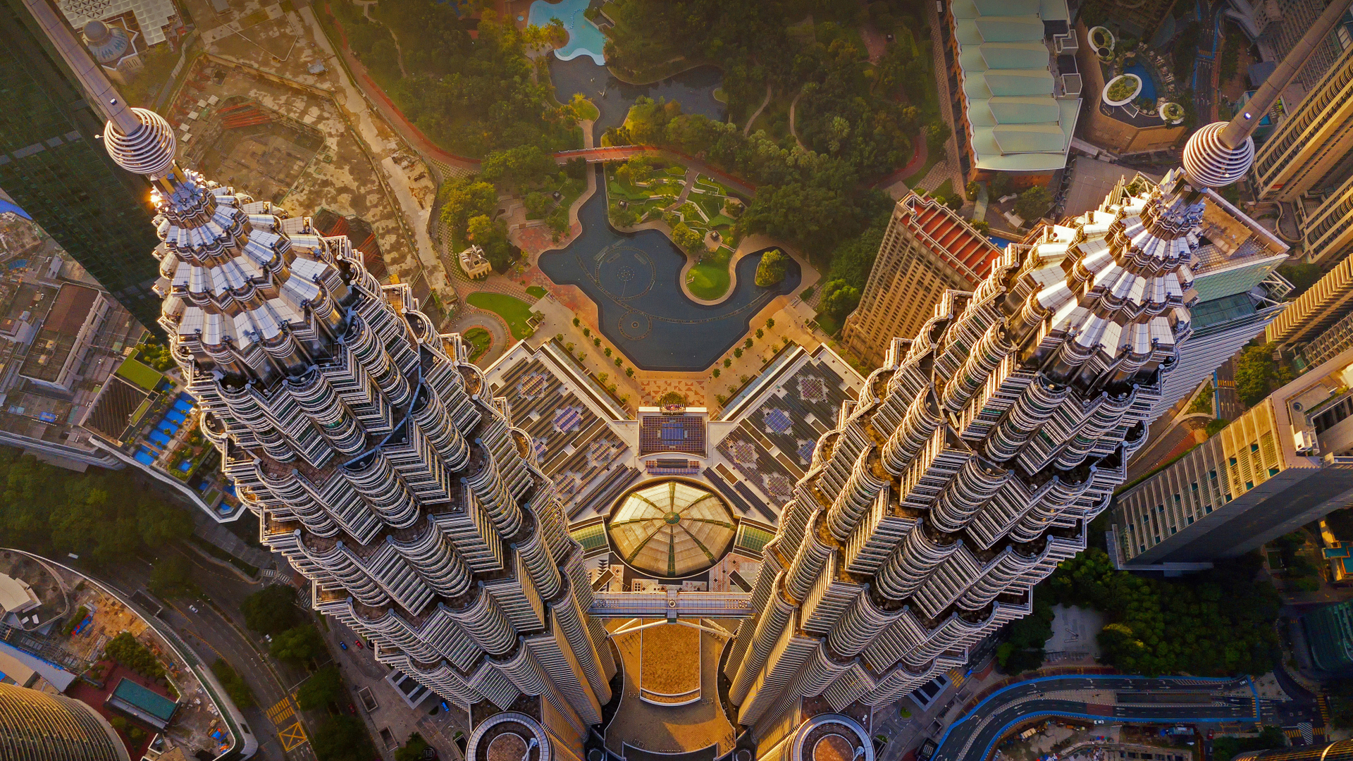 吉隆坡石油双塔，马来西亚 (© tampatra/Getty Images)(Bing China)