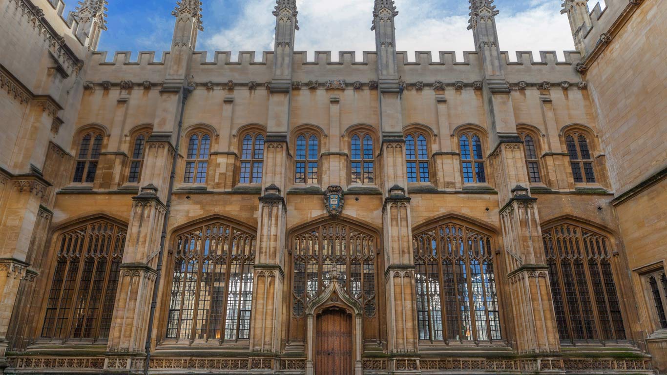 The Bodleian Library, Oxford, Oxfordshire, England, United Kingdom (© Charlie Harding/Corbis)(Bing Canada)