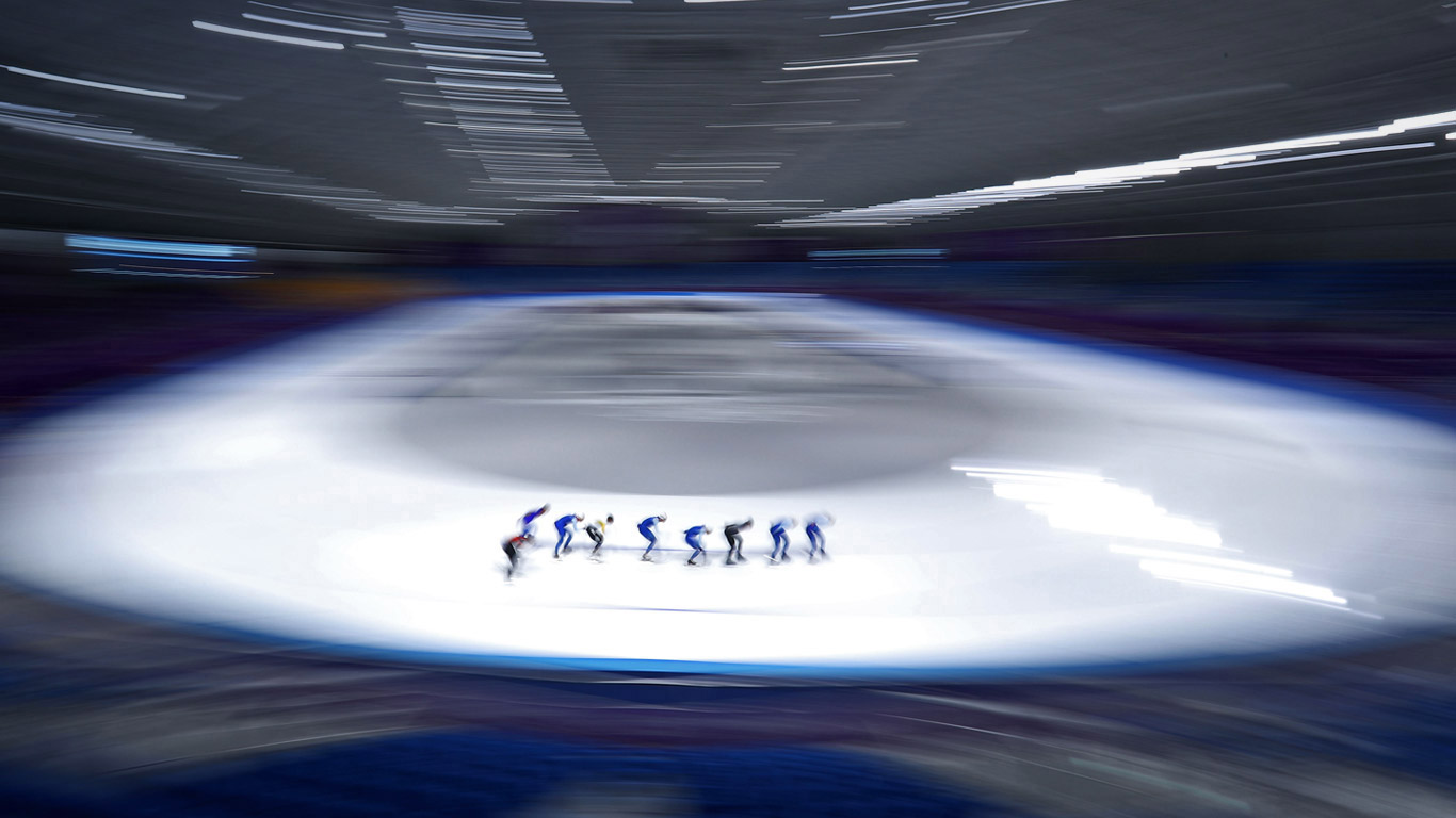 Speed skaters training at the Gangneung Oval on February 4, 2018, in Pyeongchang, South Korea (© Robert Cianflone/Getty Images)(Bing Canada)