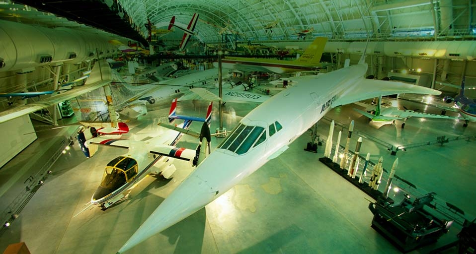 美国国家航空和航天博物馆中展出的飞机 -- David Sailors/CORBIS &copy; (Bing China)