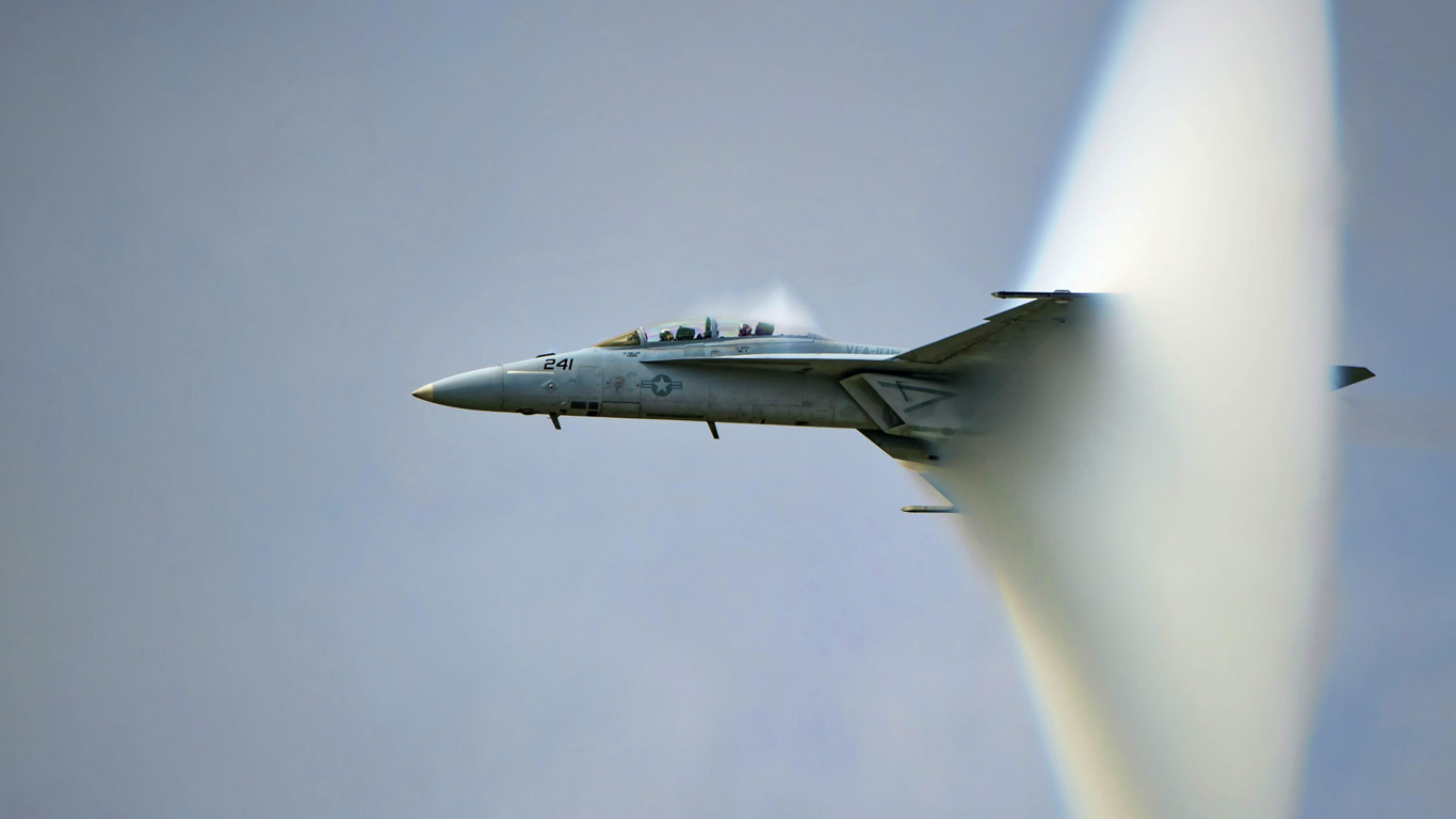 US Navy F/A-18F Super Hornet creating a sonic boom (© Darek Siusta/REX)(Bing United States)