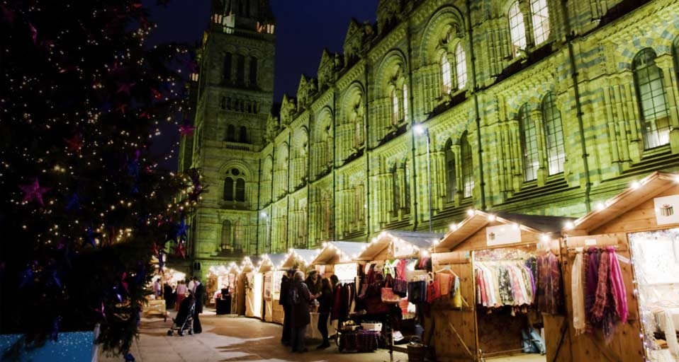 Weihnachtsmarkt in Annaberg-Buchholz, Erzgebirge, Sachsen – Franz-Marc Frei/Corbis &copy; (Bing Germany)