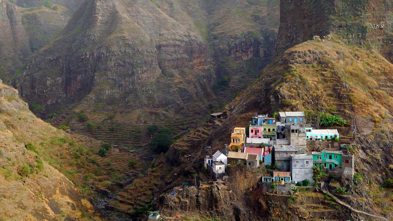 圣安唐岛上的 Fontainhas村庄，佛得角共和国 (© Guiziou Franck/Getty Images)(Bing China)