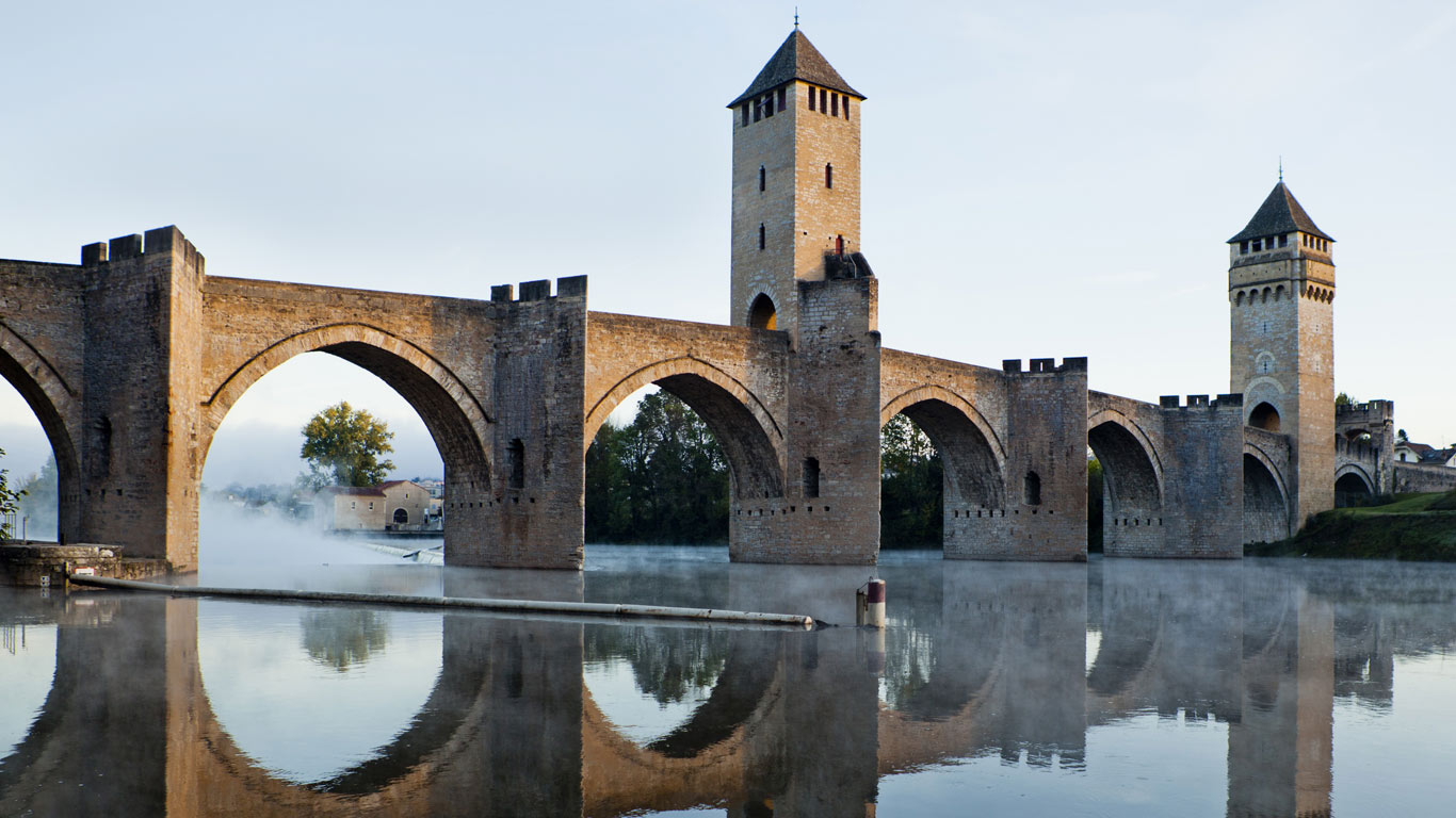 Pont Valentré à Cahors, Lot, Midi-Pyrénées (© Jean-Marc Barrère/Corbis)(Bing France)