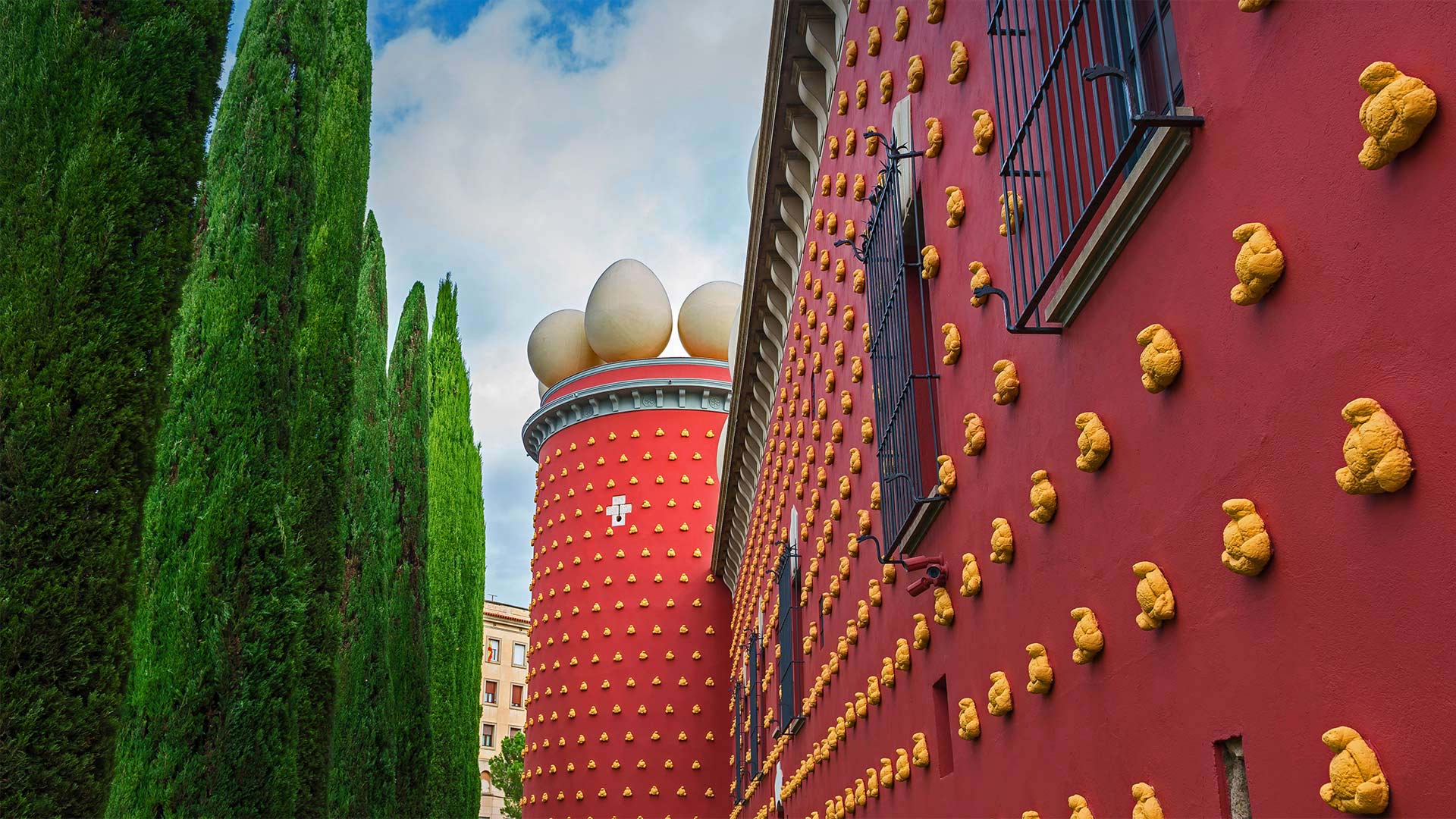 Dalí Theatre-Museum in Figueres, Spain (© Valerija Polakovska/Shutterstock)(Bing Canada)
