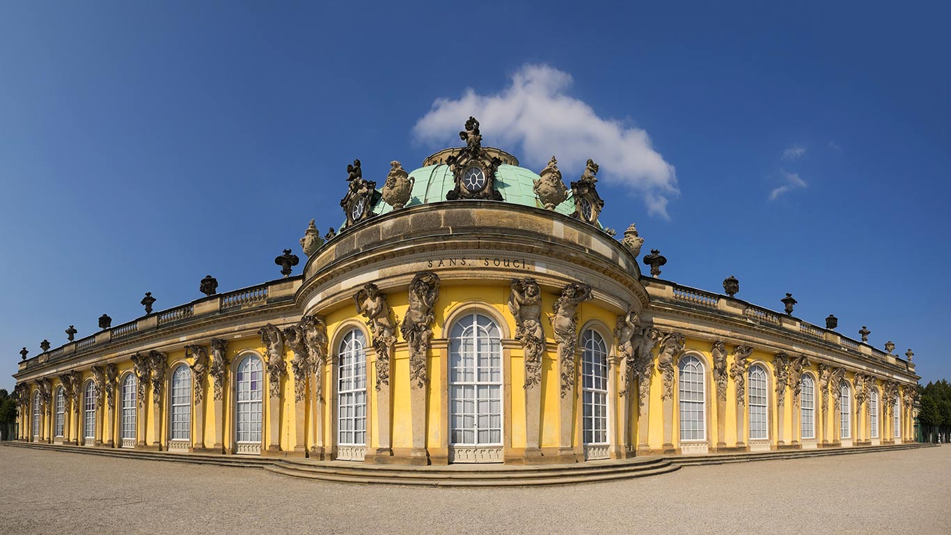Schloss Sanssouci, Potsdam, Brandenburg, Deutschland (© Iain Masterton/Getty Images)(Bing Deutschland)