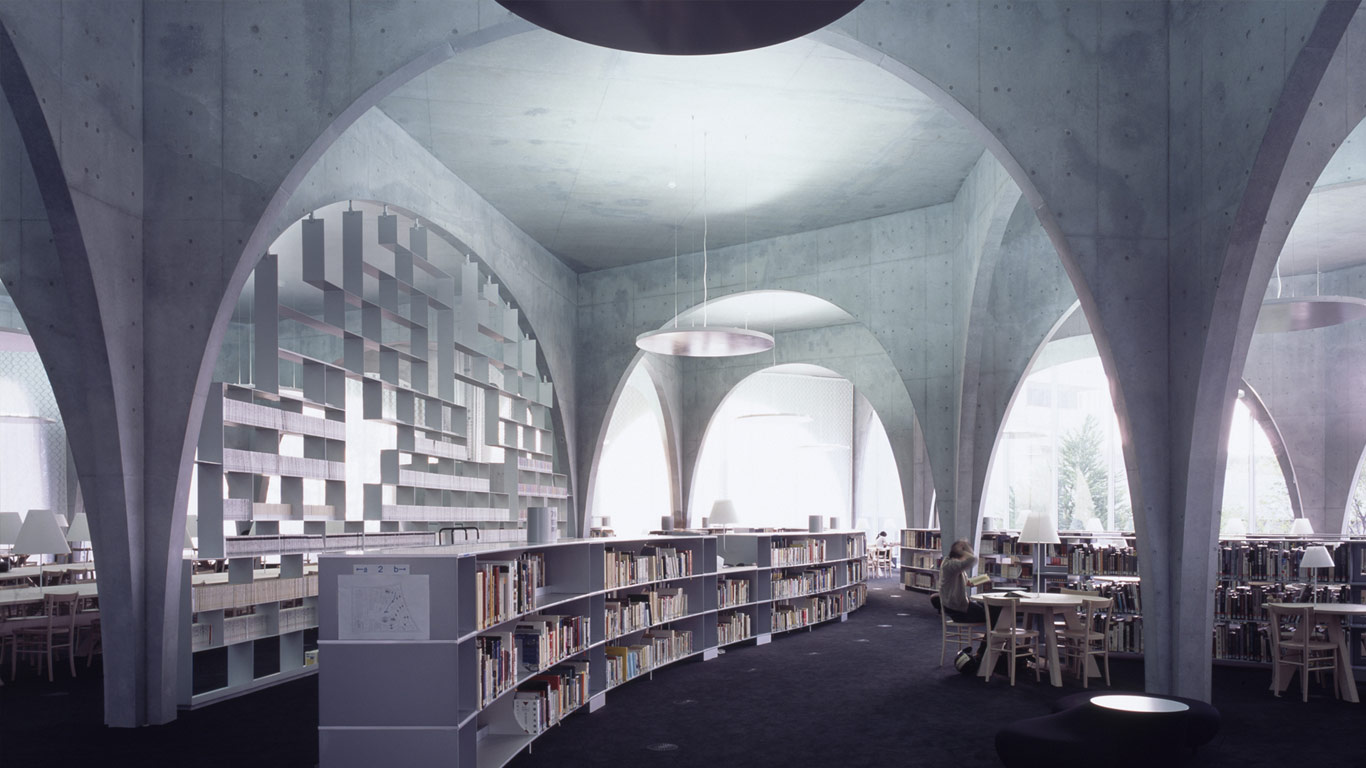 ｢多摩美術大学図書館｣東京, 八王子市 (© View Pictures Lt/SuperStock )(Bing Japan)