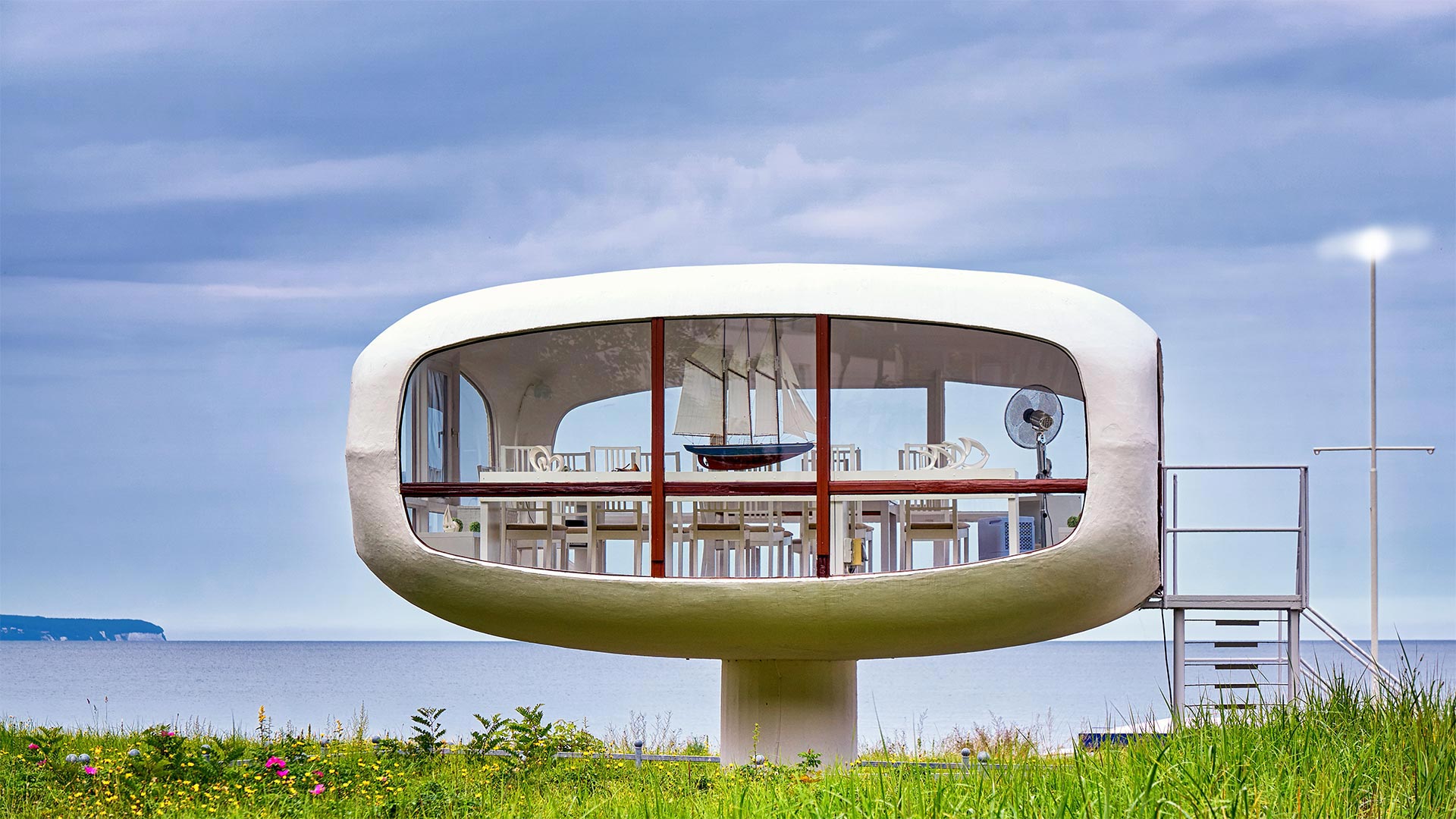 Former lifeguard station on the island of Rügen, Mecklenburg-Western Pomerania, Germany (© DR pics/Shutterstock)(Bing Canada)