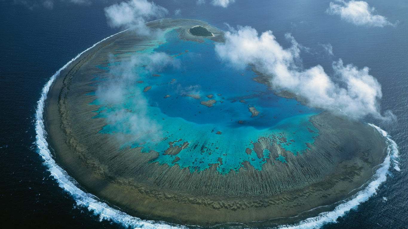 Lady Musgrave Island coral atoll in the Great Barrier Reef, Australia (© D. Parer & E. Parer-Cook/Minden Pictures)(Bing Canada)