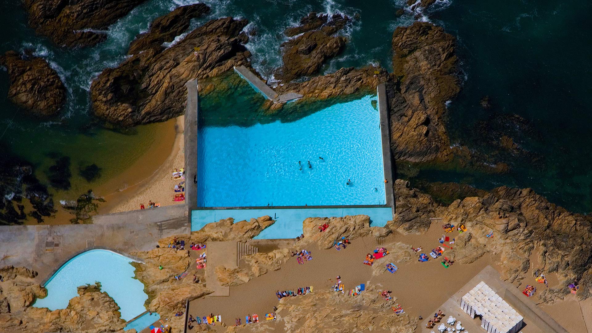 Tidal pools of Leça da Palmeira, Portugal (© Fernando Guerra/age fotostock)(Bing Canada)