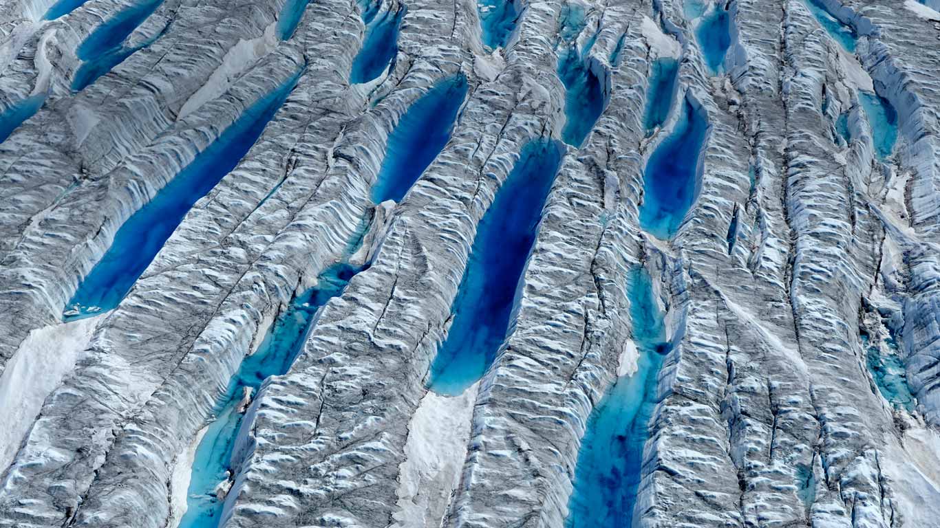 格陵兰，格陵兰冰盖上的融水 (© James Balog/Aurora Photos)(Bing China)