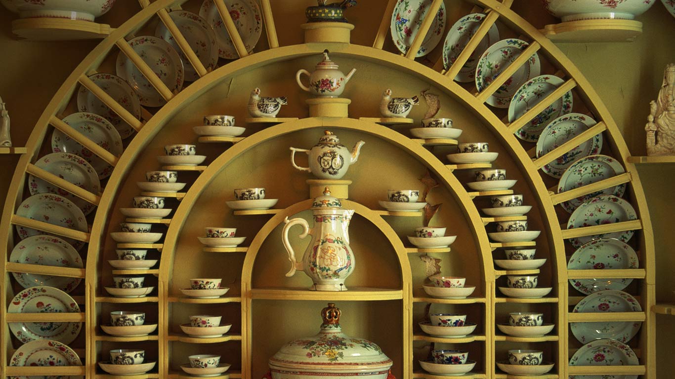 挪威卑尔根，拱形杯架和瓷器 (© John Connell/Photolibrary/Getty Images)(Bing China)