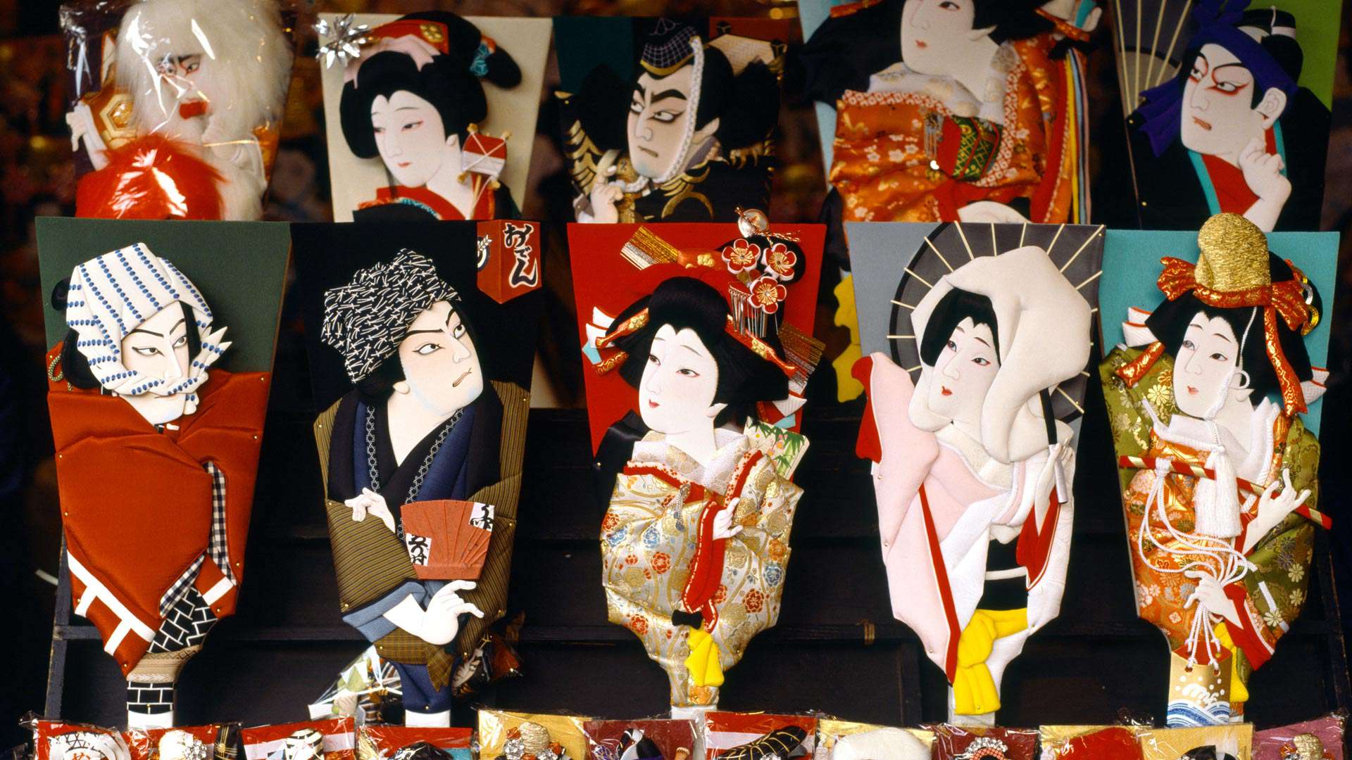 ｢浅草寺の羽子板市｣東京都, 台東区 (© Art Directors & TRIP/Alamy Stock Photo)(Bing Japan)