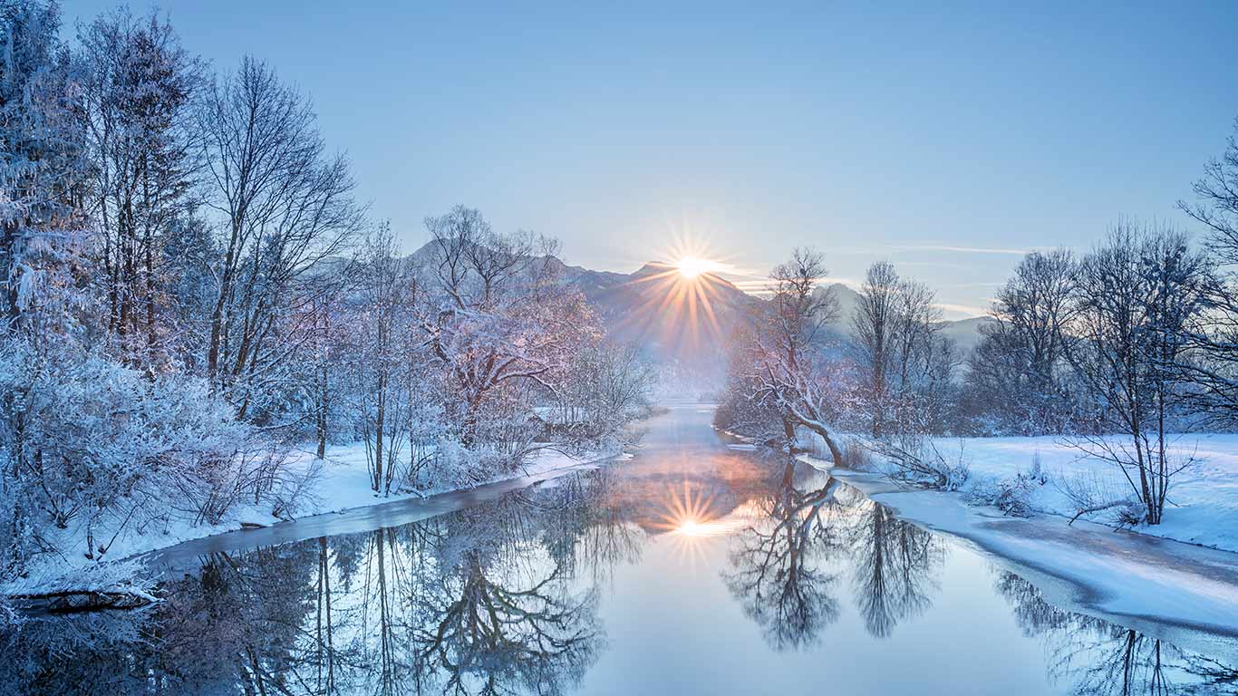 洛伊萨赫河与海姆加滕山，德国巴伐利亚 (© Christian Back/Huber Images/eStock Photo)(Bing China)