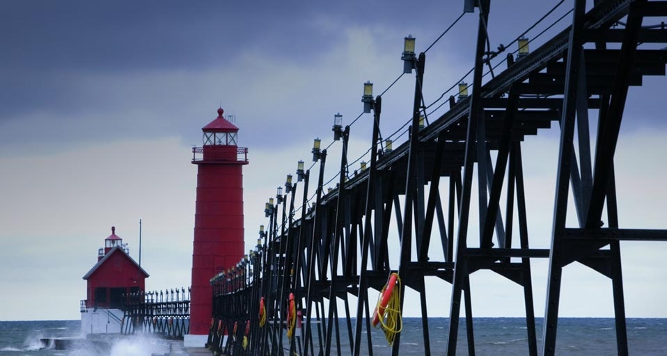 Grand Haven Lighthouse, Lake Michigan , Michigan -- age fotostock/Superstock &copy; (Bing Canada)