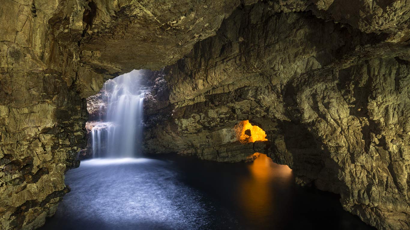 Smoo Cave in Durness, Schottland, Großbritannien (© GS/Gallery Stock)(Bing Deutschland)