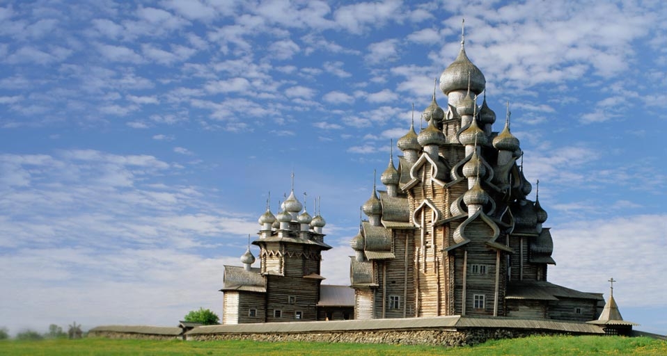 Transfiguration Cathedral on Kizhi Island, Karelia, Russia – Ellen Rooney/Getty Images &copy; (Bing Canada)